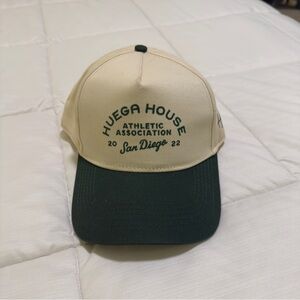 Huega House Hat Green Tan like new